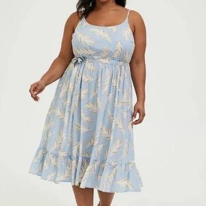 TORRID WOMEN'S LIGHT BLUE FEATHER PRINT CHALLIS SHIRRED HEM MIDI DRESS Sz 1 1X